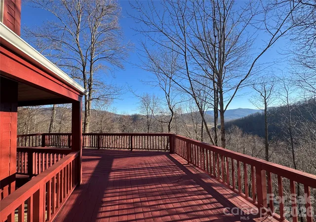 Photo 3 of Single family home for sale at 7 Winding Poplar Rd, Black Mountain, NC 28711 | MLS# 4285345 | Listing updated on 2026-10-10