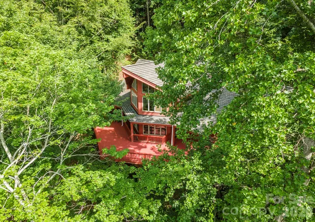 Photo 3 of Single family home for sale at 7 Winding Poplar Rd, Black Mountain, NC 28711 | MLS# 4285345 | Listing updated on 2026-10-10