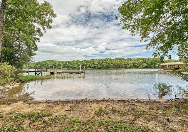3rd image of 11902 Mountain Crest Cir, Charlotte, NC 28216 | MLS# 4286743