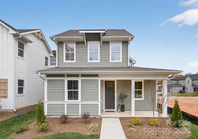 Photo 2 of Single family home for sale at 15617 Northcross Dr, Huntersville, NC 28078 | MLS# 4287381 | Listing updated on 2026-09-18