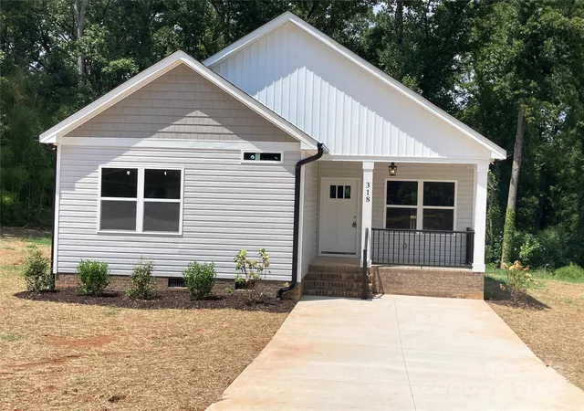 Photo 1 of Single family home for sale at 318 Davis Park Rd, Gastonia, NC 28052 | MLS# 4287400 | Listing updated on 2026-08-22