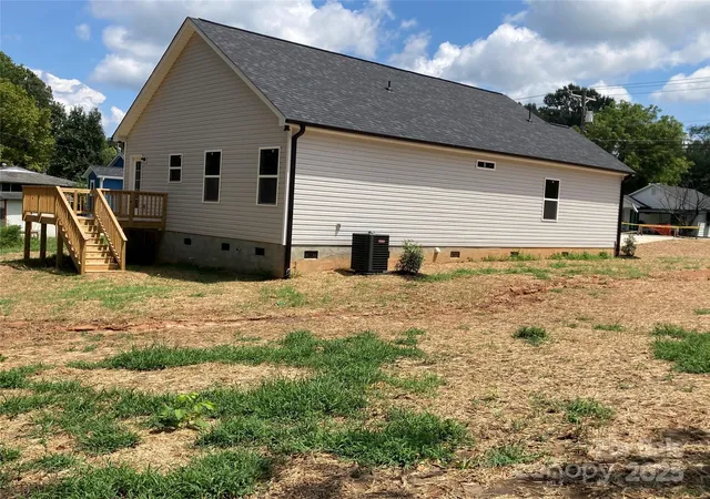 Photo 3 of Single family home for sale at 318 Davis Park Rd, Gastonia, NC 28052 | MLS# 4287400 | Listing updated on 2026-08-22