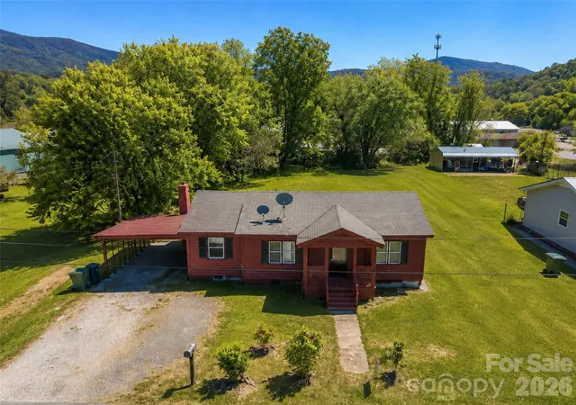 Homes for sale in Waynesville, NC | 49 Robinson St, Waynesville, NC 28786 | MLS# 4288484