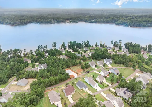 Homes for sale in Lancaster, SC | 10336 Lakeshore Dr, Lancaster, SC 29720 | MLS# 4288695