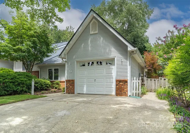 3rd image of 7 Silver Pl, Black Mountain, NC 28711 | MLS# 4288938