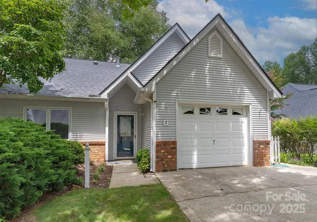 4th image of 7 Silver Pl, Black Mountain, NC 28711 | MLS# 4288938