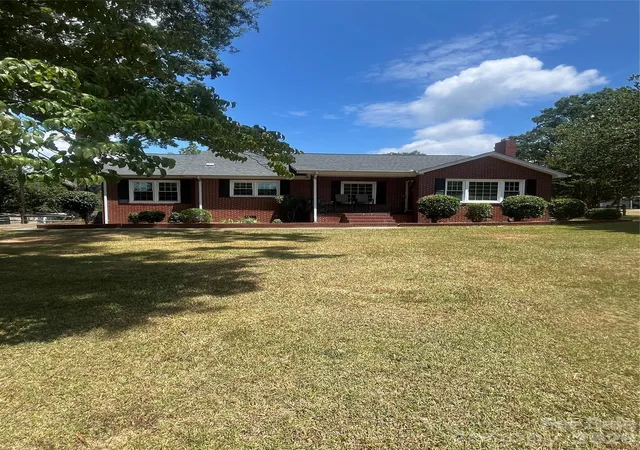 Photo 1 of Single family home for sale at 569 Great Fls Hwy, Chester, SC 29706 | MLS# 4289287 | Listing updated on 2026-02-27