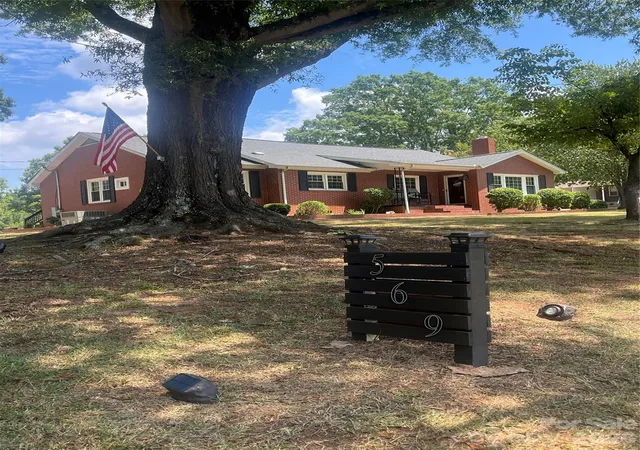 Photo 2 of Single family home for sale at 569 Great Fls Hwy, Chester, SC 29706 | MLS# 4289287 | Listing updated on 2026-02-27