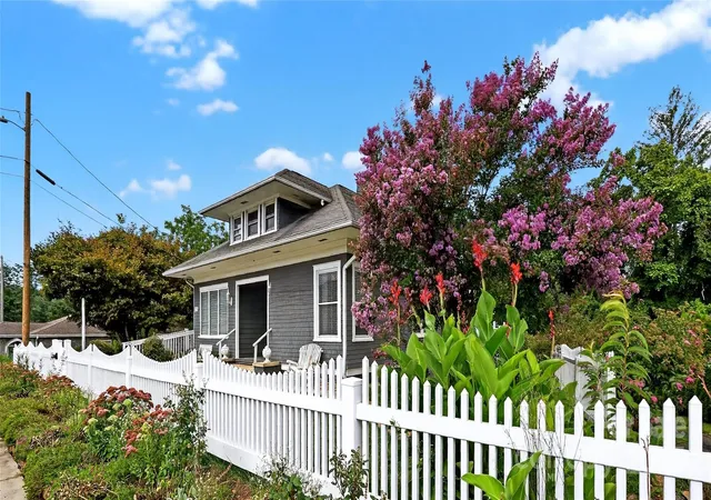 Photo 2 of Single family home for sale at 178 S Caldwell St, Brevard, NC 28712 | MLS# 4289391 | Listing updated on 2026-02-04