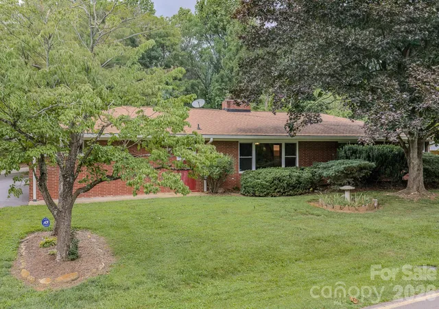 Homes for sale in Swannanoa, NC | 105 Alexander Ave, Swannanoa, NC 28778 | MLS# 4289989