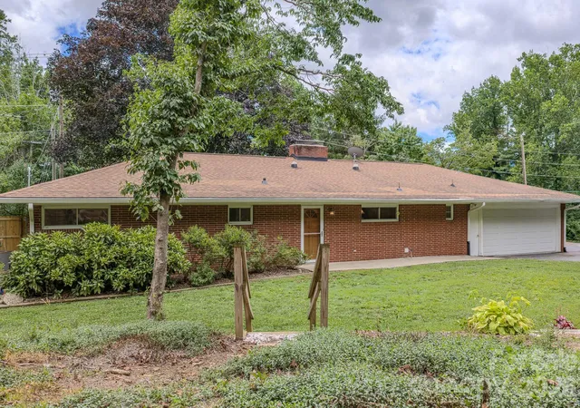 Homes for sale in Swannanoa, NC | 105 Alexander Ave, Swannanoa, NC 28778 | MLS# 4289989