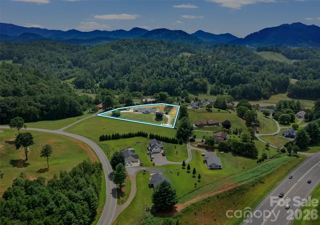 Homes for sale in Burnsville, NC | 124 W Dogwood Cir, Burnsville, NC 28714 | MLS# 4290145