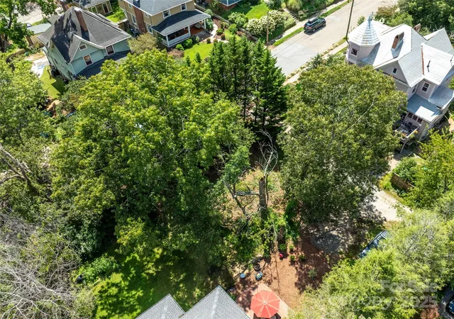 15th image of 99999 Blake St, Asheville, NC 28801 | MLS# 4290877