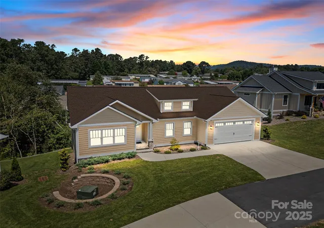 1st image of 54 Olde Oak Ln, Hendersonville, NC 28792 | MLS# 4291259
