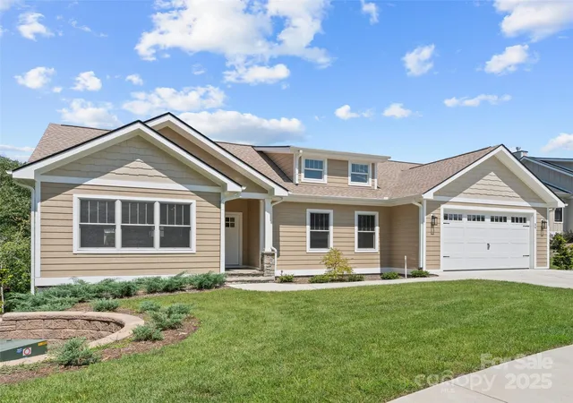 Photo 4 of Single family home for sale at 54 Olde Oak Ln, Hendersonville, NC 28792 | MLS# 4291259 | Listing updated on 2026-09-27