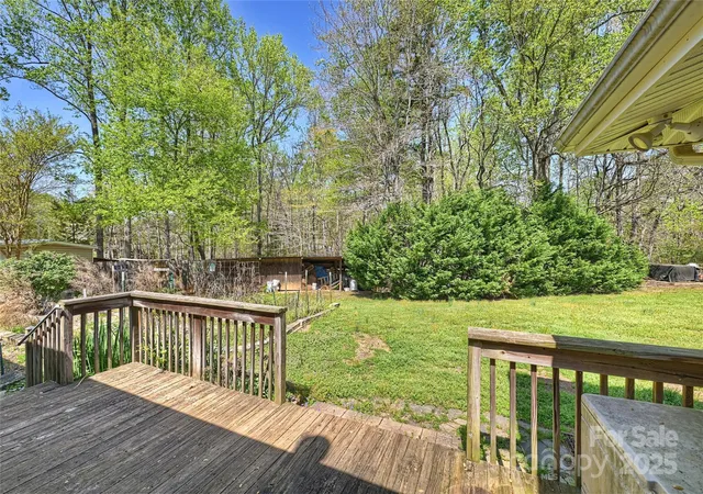 Photo 3 of Sale Pending at 16415 Capps Rd, Charlotte, NC 28278 | MLS# 4291823 | Listing updated on 2026-04-15