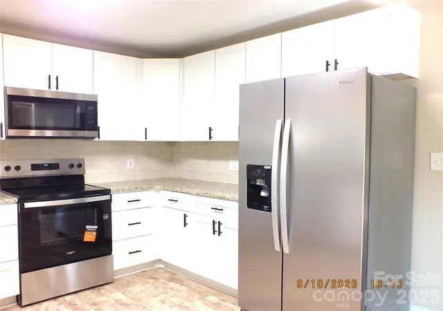 Photo 3 of Single family home for sale at 414 Springs St, Lancaster, SC 29720 | MLS# 4293071 | Listing updated on 2026-08-12