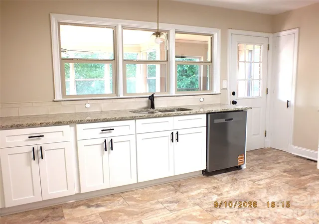 Photo 3 of Single family home for sale at 414 Springs St, Lancaster, SC 29720 | MLS# 4293071 | Listing updated on 2026-08-12