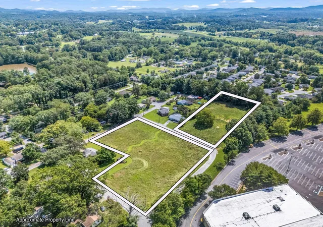 2nd image of 410 Freeman St, Hendersonville, NC 28792 | MLS# 4293489