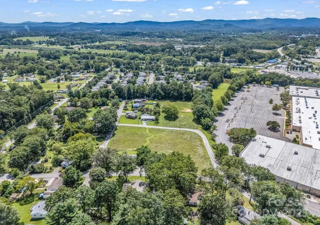 28th image of 410 Freeman St, Hendersonville, NC 28792 | MLS# 4293489