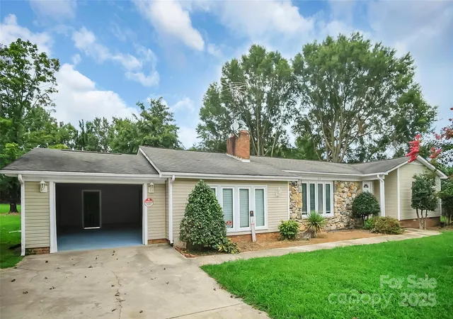 Homes for sale in Cherryville, NC | 6316 Hill Gates Trl, Cherryville, NC 28021 | MLS# 4294077