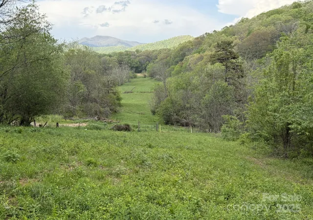 1st image of 284 Northridge Dr, Canton, NC 28716 | MLS# 4294178
