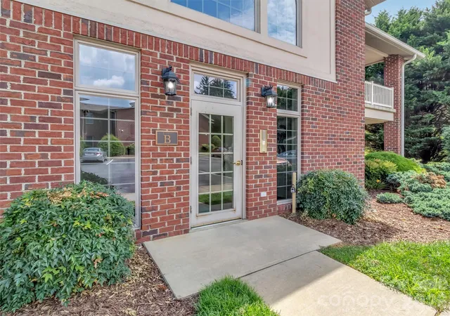 Photo 4 of Condo for sale at 1465 S Lakeshore Dr #B-2, Lake Junaluska, NC 28745 | MLS# 4294485 | Listing updated on 2026-08-02