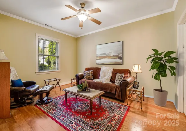 2nd image of 28 Trafalgar Cir, Asheville, NC 28805 | MLS# 4294578