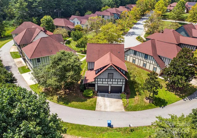 28th image of 28 Trafalgar Cir, Asheville, NC 28805 | MLS# 4294578