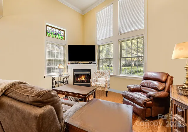 5th image of 28 Trafalgar Cir, Asheville, NC 28805 | MLS# 4294578