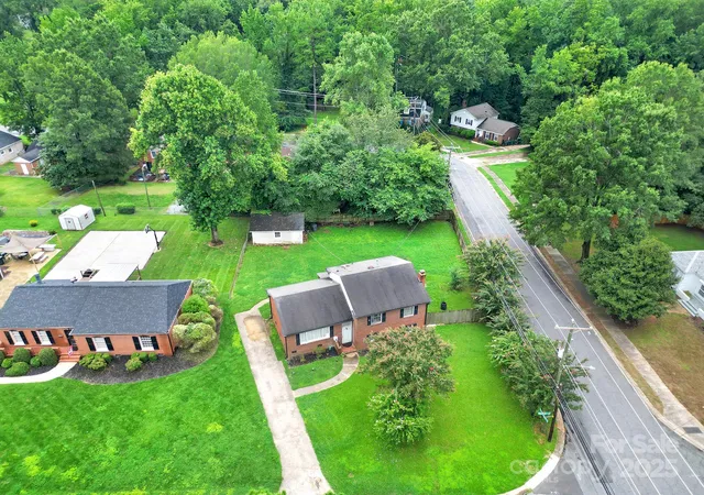 35th image of 5300 Grafton Dr, Charlotte, NC 28215 | MLS# 4294814