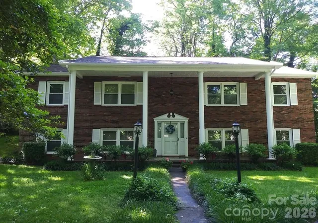 Photo 2 of Single family home for sale at 3065 Woodstream Dr, Valdese, NC 28690 | MLS# 4295069 | Listing updated on 2026-10-08