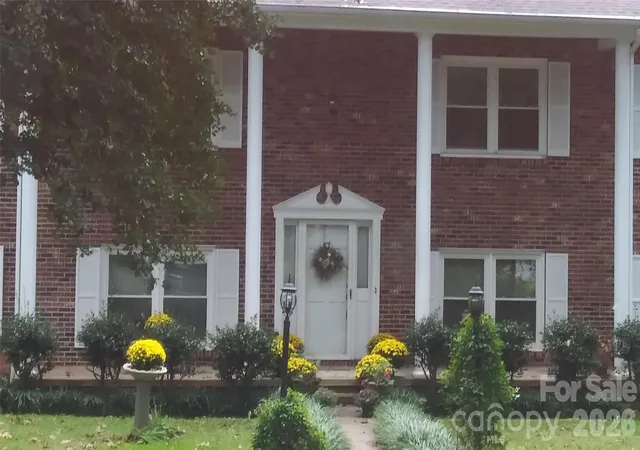 Photo 3 of Single family home for sale at 3065 Woodstream Dr, Valdese, NC 28690 | MLS# 4295069 | Listing updated on 2026-10-08