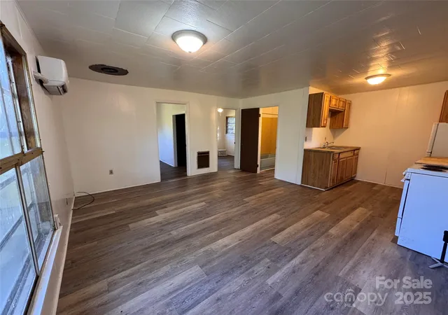 Photo 2 of Single family home for sale at 84 Pelohi Cvs Rd, Bryson City, NC 28713 | MLS# 4295902 | Listing updated on 2026-09-21