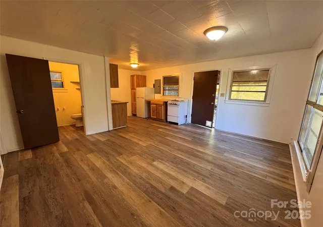 Photo 3 of Single family home for sale at 84 Pelohi Cvs Rd, Bryson City, NC 28713 | MLS# 4295902 | Listing updated on 2026-09-21