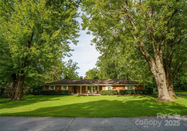 1st image of 335 Lake Circle Dr, Hendersonville, NC 28792 | MLS# 4295963