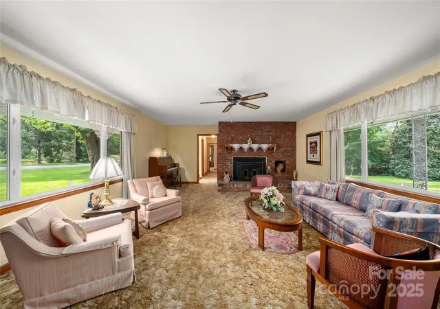 2nd image of 335 Lake Circle Dr, Hendersonville, NC 28792 | MLS# 4295963