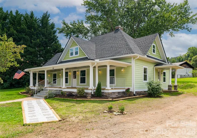 3rd image of 172 Reed St, Canton, NC 28716 | MLS# 4296110