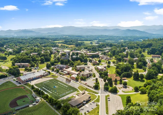 Photo 24 of Land for sale at 1672 Crossroads Pkwy, Mars Hill, NC 28754 | MLS# 4296122 | Listing updated on 2026-08-31