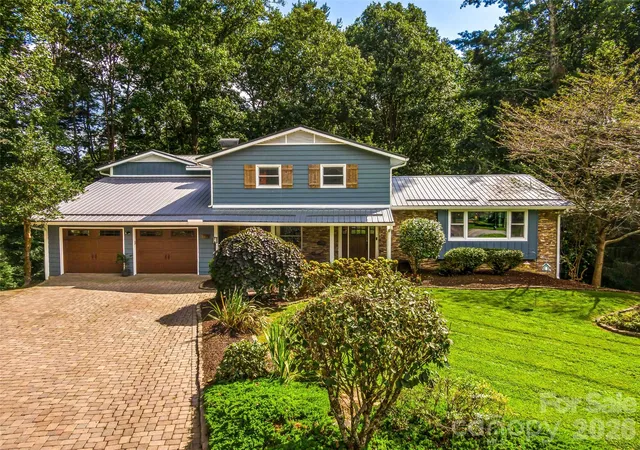 Photo 1 of Single family home for sale at 135 Dogwood Dr, Brevard, NC 28712 | MLS# 4296254 | Listing updated on 2026-08-01