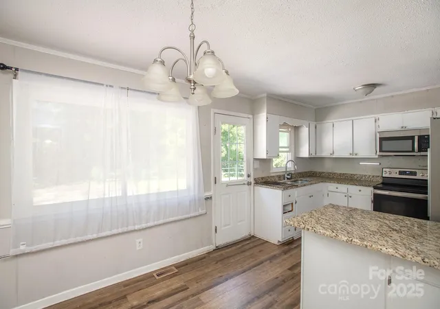 Photo 3 of Sale Pending at 129 Woodland Dr, Havelock, NC 28532 | MLS# 4296615 | Listing updated on 2026-07-16