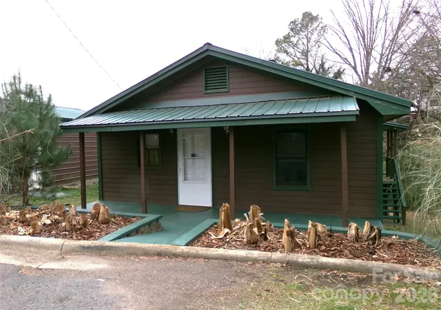 Photo 1 of Single family home for sale at 306 Dunlap St, Albemarle, NC 28001 | MLS# 4296716 | Listing updated on 2026-10-07
