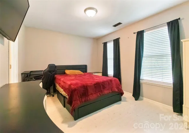 5th image of 5541 Peachwood Dr, Charlotte, NC 28216 | MLS# 4297372