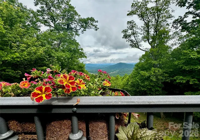 Homes for sale in Spruce Pine, NC | 1024 Arrowhead Ridge Rd, Spruce Pine, NC 28777 | MLS# 4297585