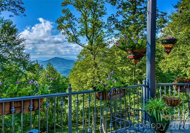 Homes for sale in Spruce Pine, NC | 1024 Arrowhead Ridge Rd, Spruce Pine, NC 28777 | MLS# 4297585