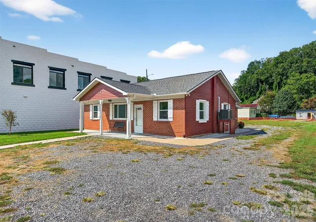 Homes for sale in Old Fort, NC | 262 Catawba Ave, Old Fort, NC 28762 | MLS# 4297674