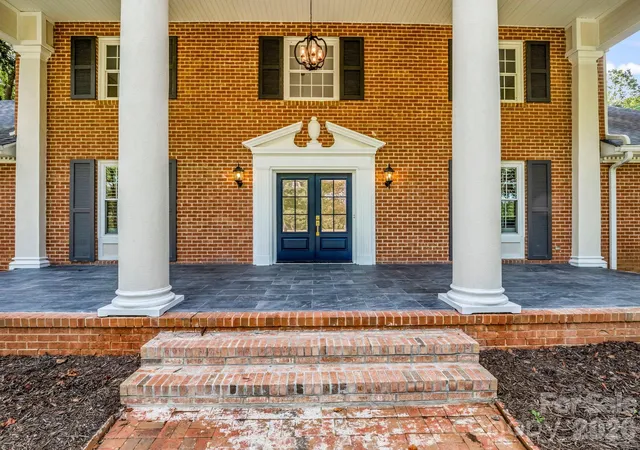 Photo 4 of Single family home for sale at 320 Country Club Acres, Shelby, NC 28150 | MLS# 4298771 | Listing updated on 2026-10-01