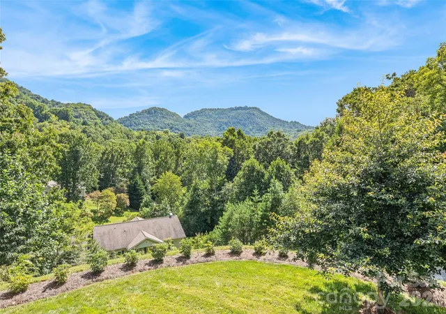 Photo 3 of Single family home for sale at 140 Debbie Loop, Waynesville, NC 28786 | MLS# 4298832 | Listing updated on 2026-05-13