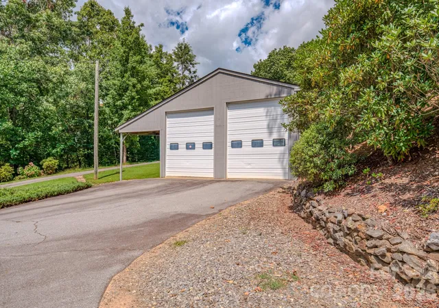 Homes for sale in Black Mountain, NC | 452 Cragmont Rd, Black Mountain, NC 28711 | MLS# 4299091