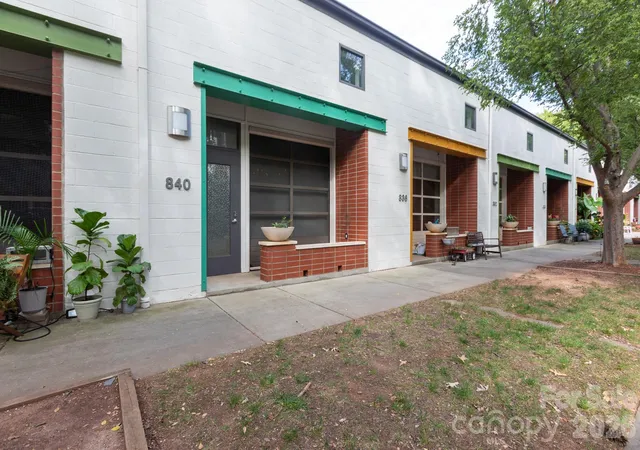 2nd image of 840 Academy St, Charlotte, NC 28205